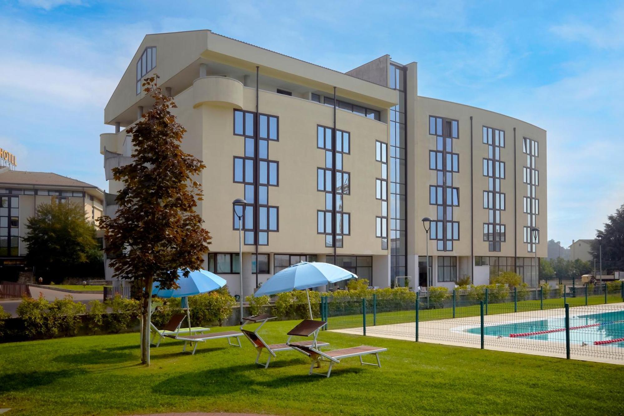 Kona Hotel Verona By Kleos Group Collection ネグラール エクステリア 写真